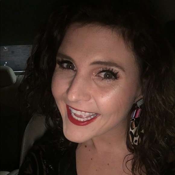 Meet your Posher, Audra - Picture 1 of 1